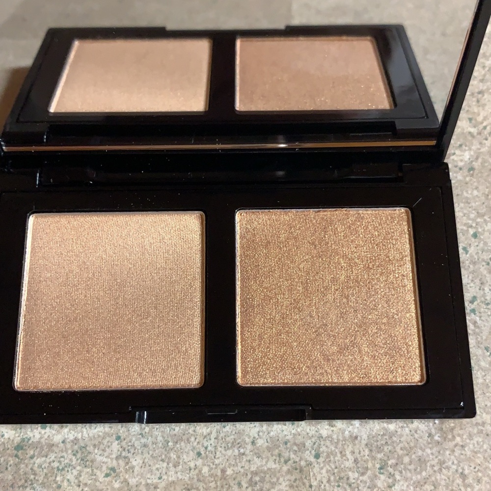 New! Laura Geller Hi-Def Glow Illuminati’s Duo heart of gold